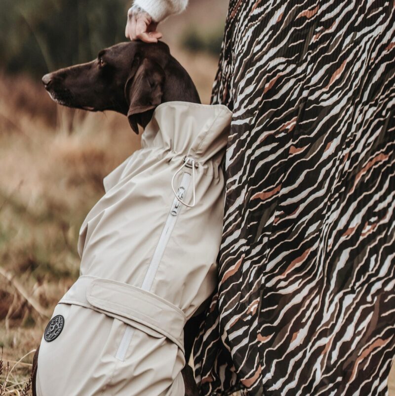 Hunde-Regenmantel / Rain Coat for Dogs MILFORD taupe Regenjas Hond Taupe