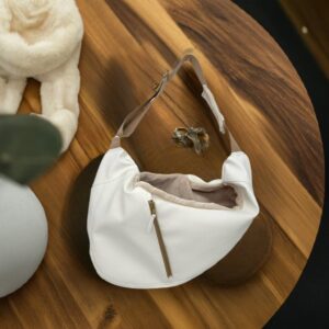 edited_5_Product-Studio.jpg Hondentas Leer Wit